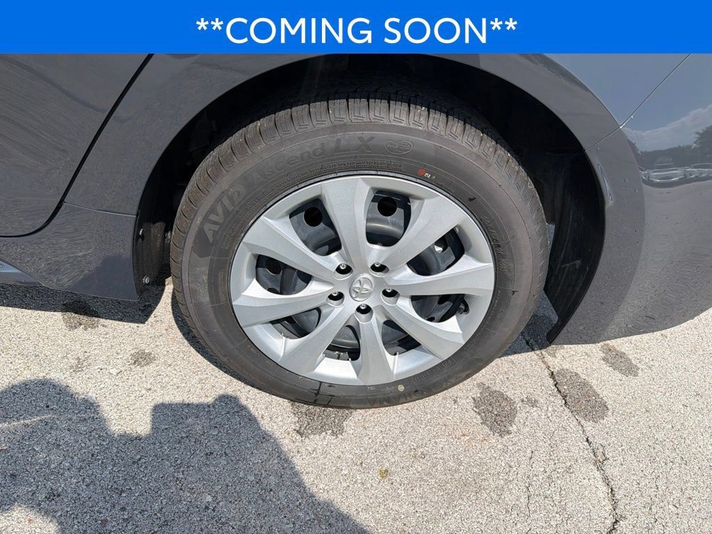 Used 2025 Toyota Corolla LE FWD image 16