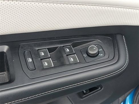 Used 2024 Volkswagen Atlas Cross Sport SEL Premium R-Line image 17