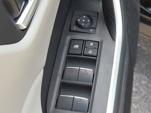 Used 2025 Toyota RAV4 XLE Premium image 17