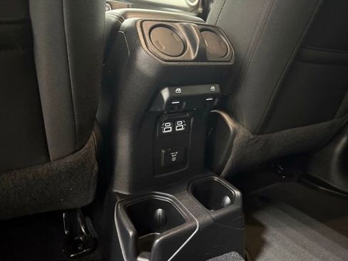 Used 2020 Jeep Wrangler Unlimited Sahara w/ Cold Weather Group AWD/4WD image 22