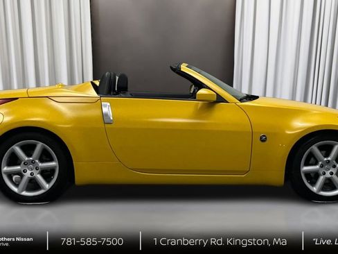 Used 2005 Nissan 350Z Touring RWD image 4