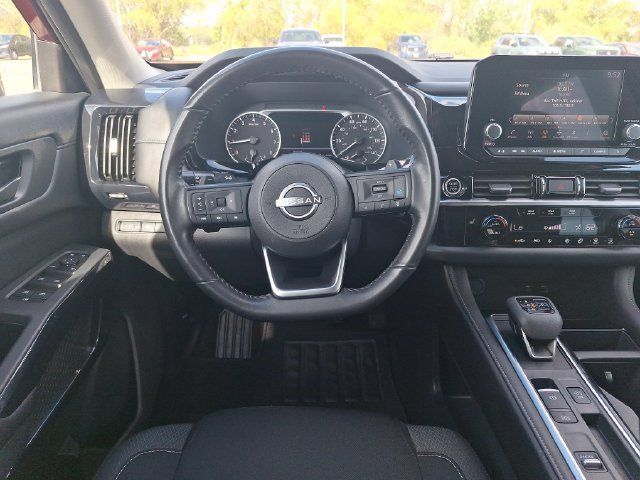 Certified 2024 Nissan Pathfinder SV FWD image 14