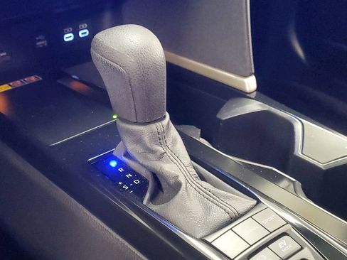 Used 2025 Toyota Camry LE image 28