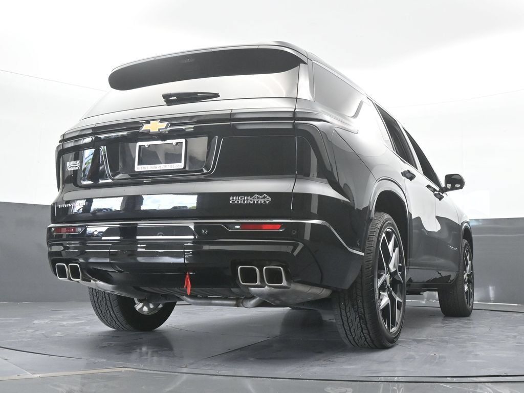 Used 2025 Chevrolet Traverse High Country FWD image 80