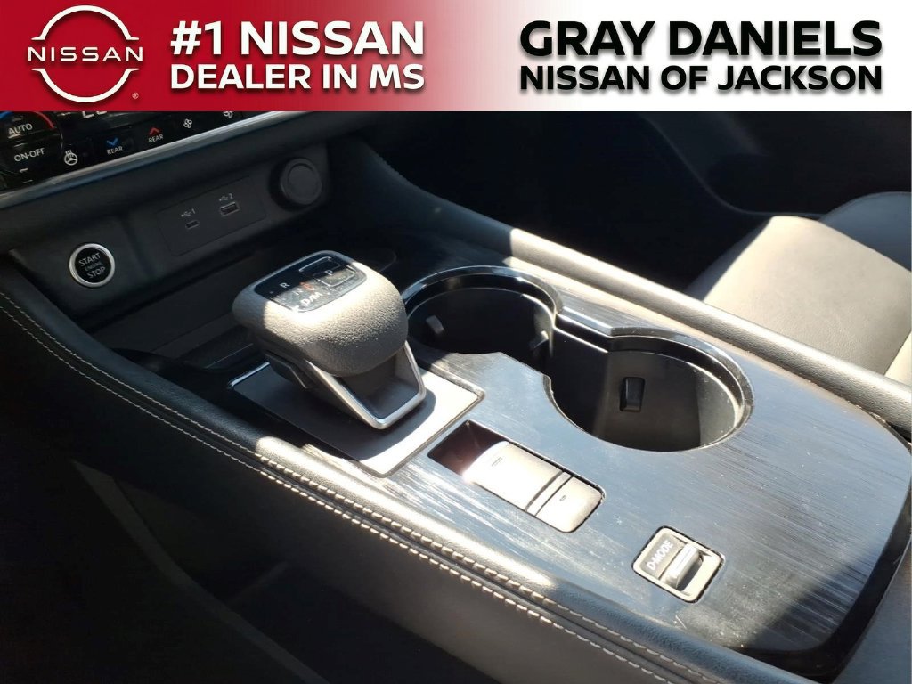 Used 2023 Nissan Rogue SL w/ SL Premium Package FWD image 19