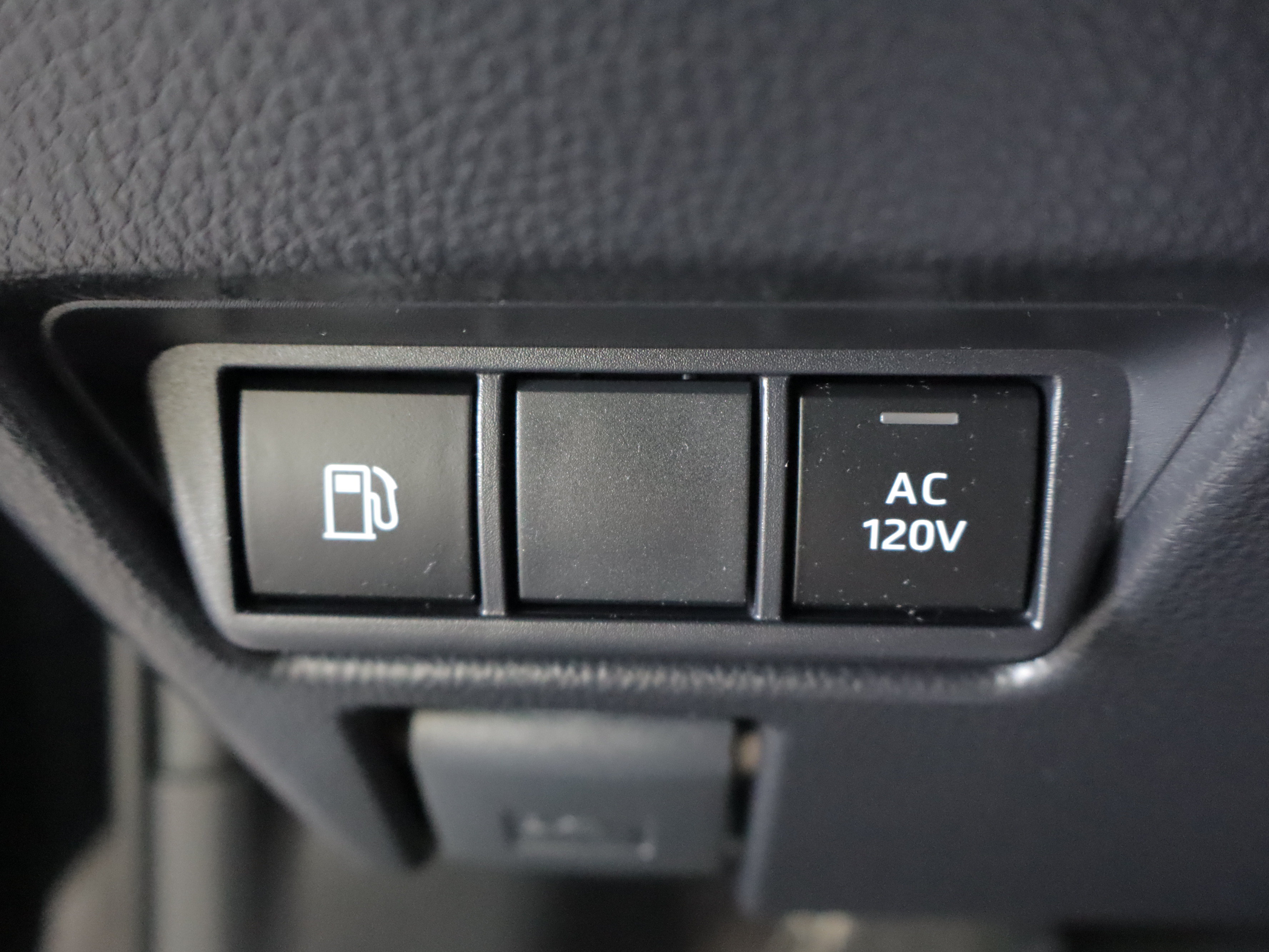 Used 2026 Toyota Prius Plug-In Hybrid FWD image 18
