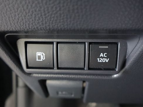 Used 2026 Toyota Prius Plug-In Hybrid FWD image 18