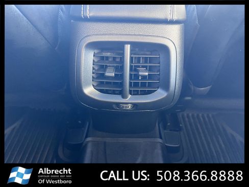 Used 2022 Jeep Cherokee Latitude w/ Sun & Sound Group image 25
