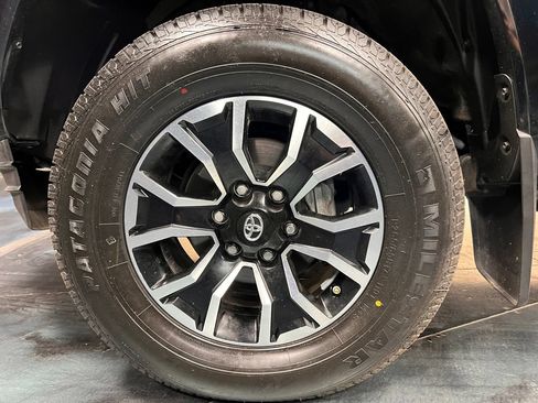 Used 2020 Toyota Tacoma TRD Sport w/ Advanced Technology Package AWD/4WD image 30