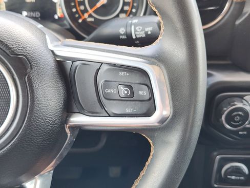 Used 2023 Jeep Gladiator Overland AWD/4WD image 36