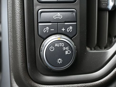 Used 2021 Chevrolet Silverado 1500 Custom image 16