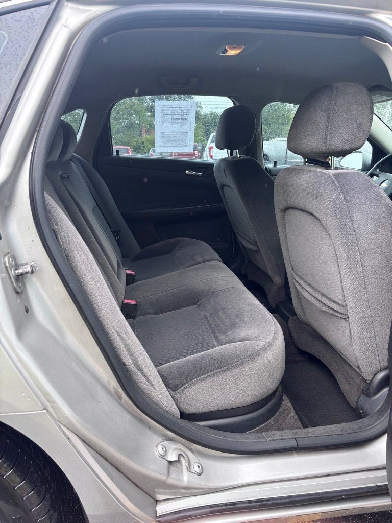 Used 2007 Chevrolet Impala LT FWD image 12