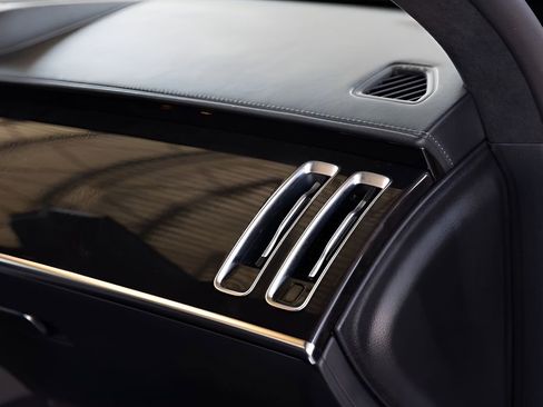 Used 2022 Mercedes-Benz S 580 4MATIC Sedan w/ AMG Line Package image 86