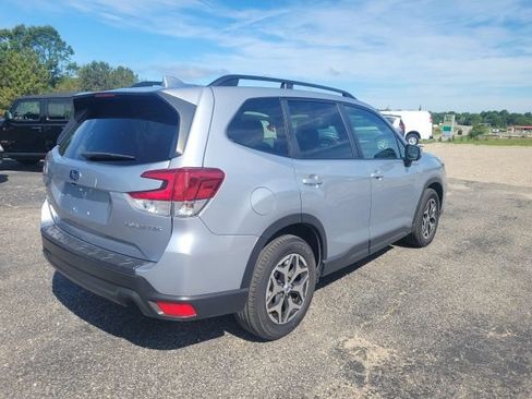 Used 2020 Subaru Forester Premium AWD/4WD image 6