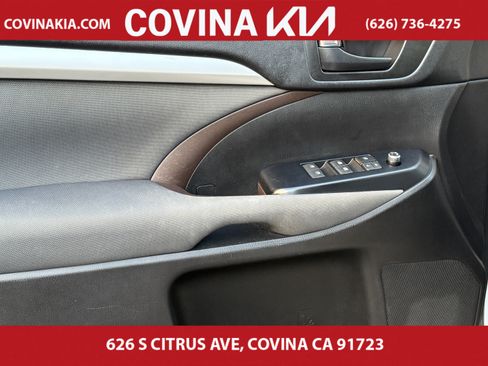 Used 2019 Toyota Highlander LE image 12