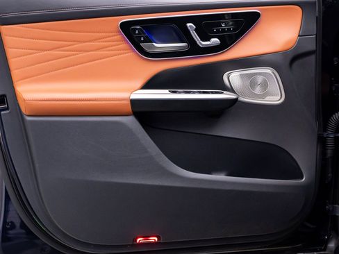 Used 2024 Mercedes-Benz GLC 300 4MATIC image 14