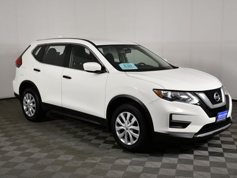 Used 2017 Nissan Rogue S AWD/4WD image 4