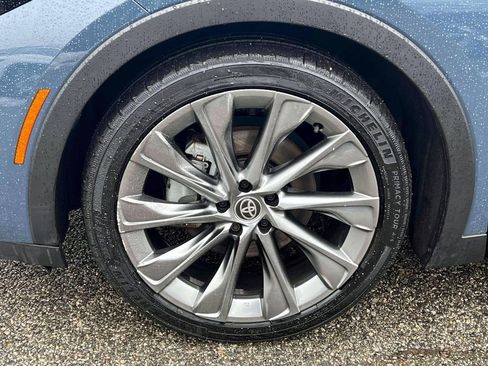 Used 2025 Toyota Crown Limited w/ Advanced Technology Package image 9