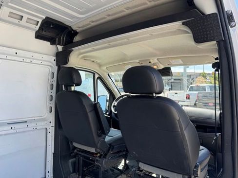 Used 2025 RAM ProMaster 2500 w/ Convenience Group FWD image 19