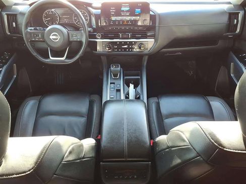 Used 2022 Nissan Pathfinder SL image 10