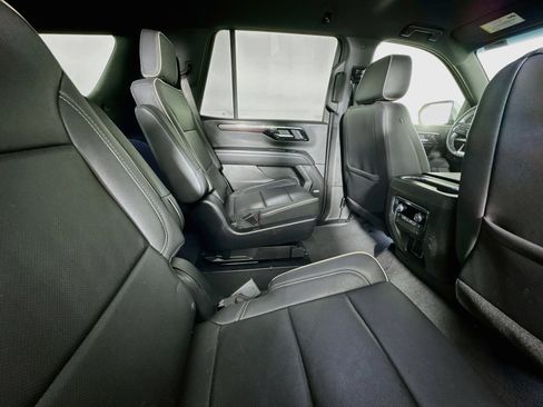 Used 2025 Chevrolet Tahoe Premier AWD/4WD image 24