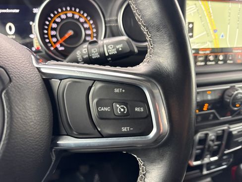 Used 2021 Jeep Wrangler Unlimited Sahara image 28