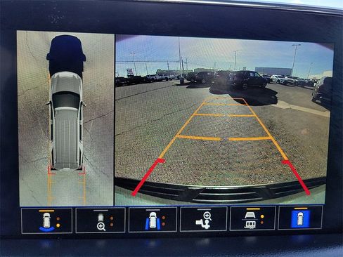 Used 2023 Chevrolet Suburban Premier image 21