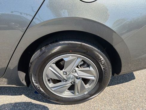 Used 2026 Hyundai Elantra SE w/ Cargo Package FWD image 8