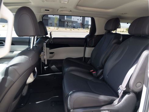 Used 2023 Kia Carnival SX Prestige FWD image 26