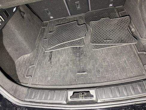 Used 2017 Jaguar F-PACE Prestige image 15