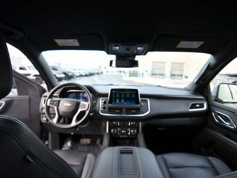 Used 2024 Chevrolet Suburban LT AWD/4WD image 3