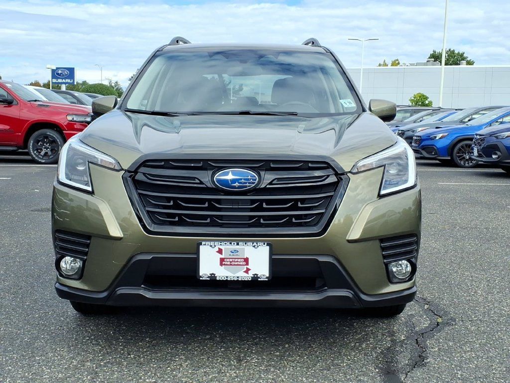 Certified 2023 Subaru Forester Premium AWD/4WD image 2