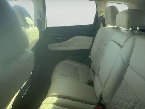 Used 2021 Nissan Murano Platinum image 3