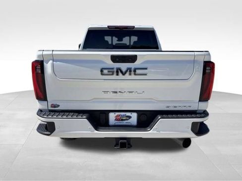 Certified 2024 GMC Sierra 3500 Denali Ultimate AWD/4WD image 4