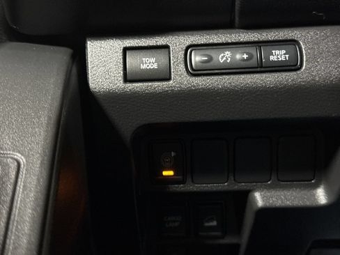 Used 2022 Nissan Frontier S w/ Technology Package AWD/4WD image 18