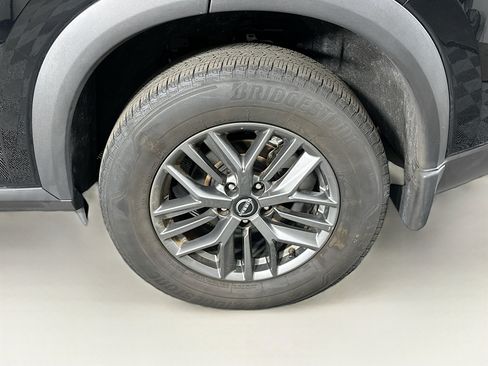 Used 2023 Nissan Rogue S FWD image 11