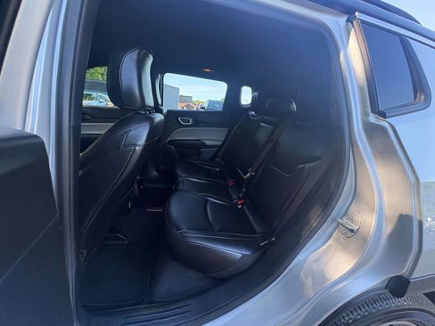 Used 2025 Jeep Compass Limited AWD/4WD image 24
