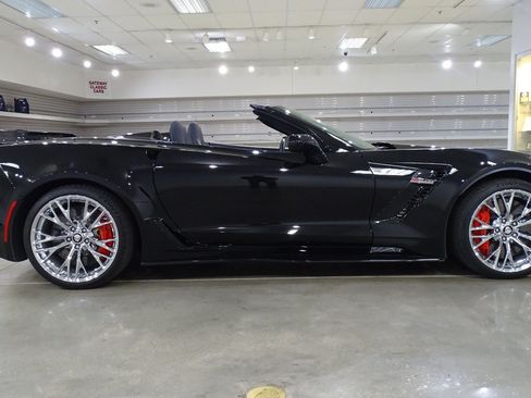 Used 2016 Chevrolet Corvette Z06 w/ 3LZ Preferred Equipment Group RWD image 18