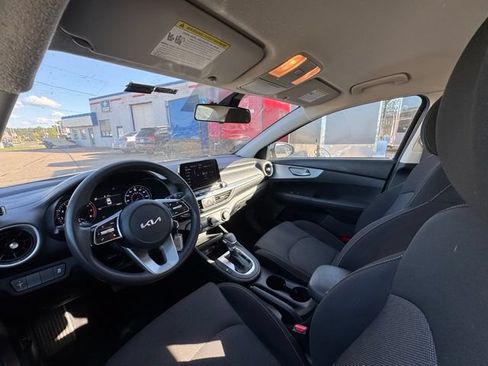 Used 2024 Kia Forte LXS FWD image 25