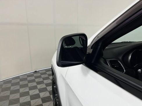 Used 2019 Jeep Grand Cherokee Laredo AWD/4WD image 14