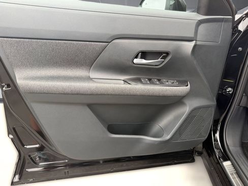 Certified 2026 Nissan Kicks SV w/ Illumination Package FWD image 23