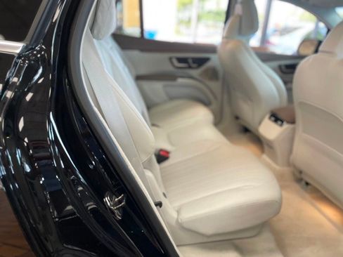 Used 2023 Mercedes-Benz EQS 580 4MATIC SUV image 19