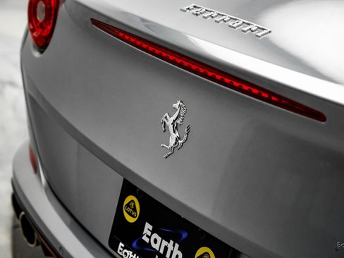 Used 2016 Ferrari California T image 38