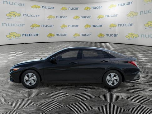 New 2026 Hyundai Elantra SE FWD image 3