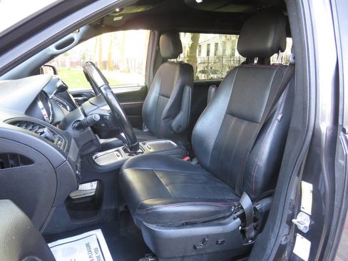 Used 2018 Dodge Grand Caravan GT FWD image 10