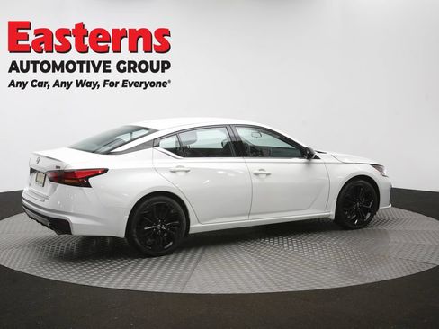 Used 2023 Nissan Altima 2.5 SR FWD image 42