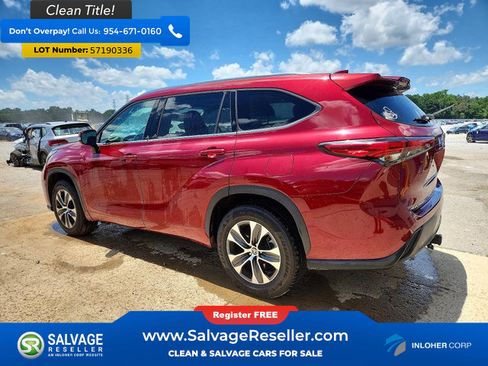 Used 2020 Toyota Highlander XLE FWD image 3