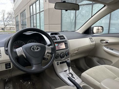 Used 2013 Toyota Corolla LE FWD image 15