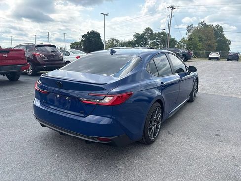 Used 2025 Toyota Camry SE FWD image 5