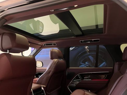 Certified 2025 Land Rover Range Rover SE AWD/4WD image 22